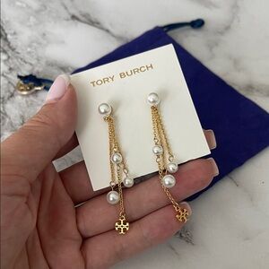 $125 New Authentic Tory Burch Gold and Pearl Drop Chain Logo Earrings drops